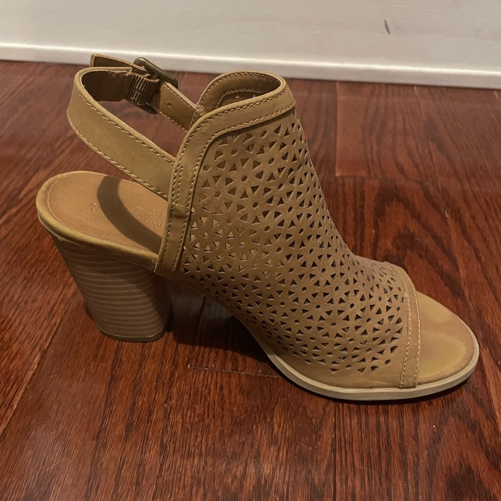 Universal Thread Size 8 Women’s Booties